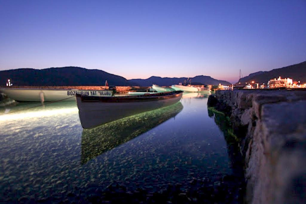 Отель Bozburun Yacht Club Экстерьер фото